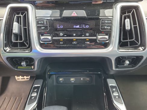 Used 2022 Kia Sorento SX FWD image 19