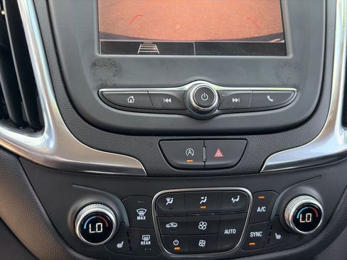 Used 2024 Chevrolet Equinox LT AWD/4WD image 22