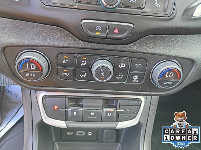 Used 2024 GMC Terrain SLE w/ Driver Convenience Package FWD image 4