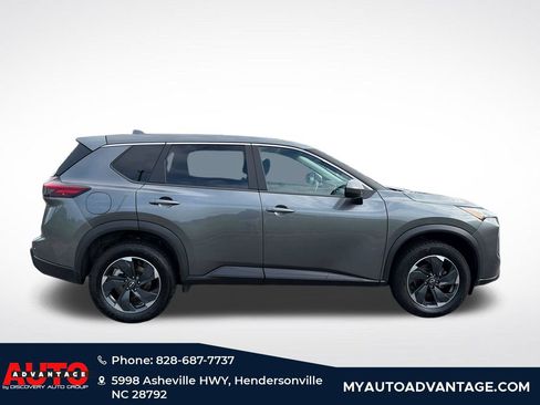 Used 2025 Nissan Rogue SV AWD/4WD image 2