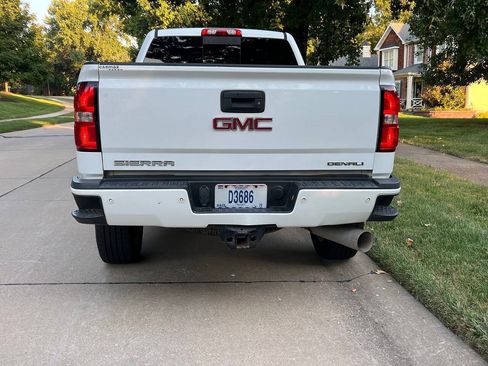 Used 2019 GMC Sierra 2500 Denali w/ Duramax Plus Package AWD/4WD image 5
