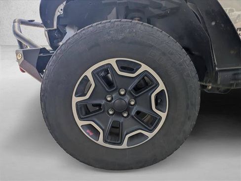 Used 2015 Jeep Wrangler Unlimited Rubicon AWD/4WD image 16