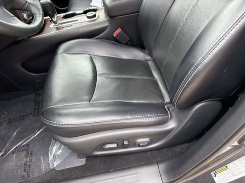 Used 2018 Nissan Pathfinder Platinum image 21