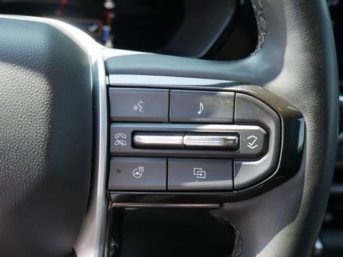 Used 2023 Chevrolet Colorado LT w/ LT Convenience Package III AWD/4WD image 18