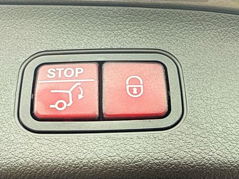 Used 2021 Mercedes-Benz GLA 250 w/ Premium Package image 12