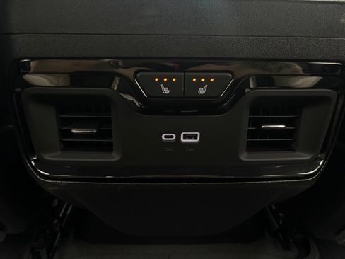 Used 2024 GMC Sierra 1500 AT4 w/ AT4 Premium Package AWD/4WD image 38