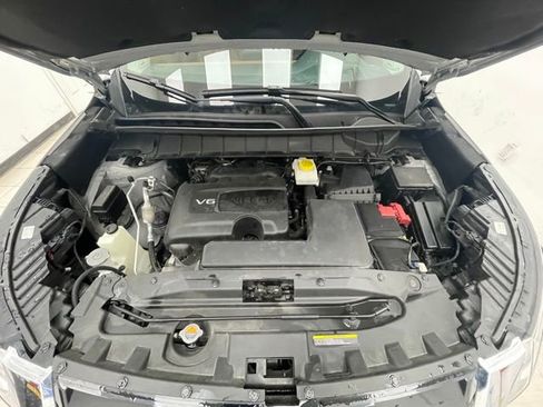 Used 2022 Nissan Pathfinder Platinum w/ Cargo Package image 17