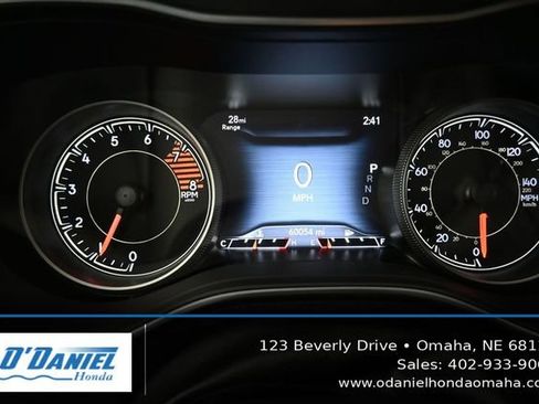Used 2020 Jeep Cherokee Trailhawk w/ Cold Weather Group AWD/4WD image 28