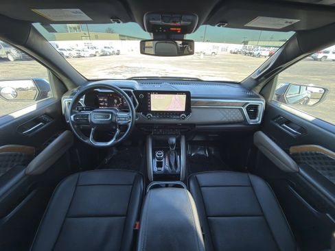 Used 2023 GMC Canyon Denali image 10