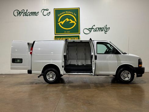 Used 2020 Chevrolet Express 2500 w/ Driver Convenience Package RWD image 28