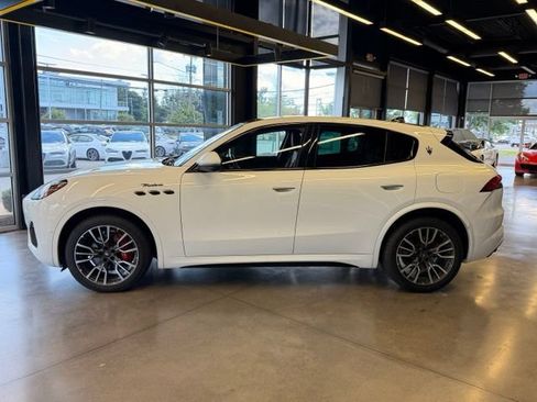 Used 2023 Maserati Grecale Modena AWD/4WD image 3