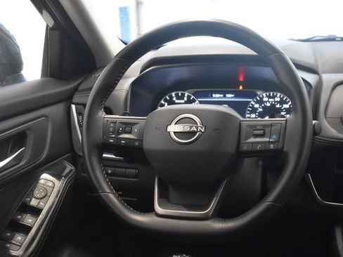 Used 2025 Nissan Rogue SV AWD/4WD image 24