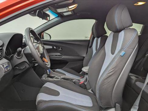 Used 2020 Hyundai Veloster 2.0 image 14