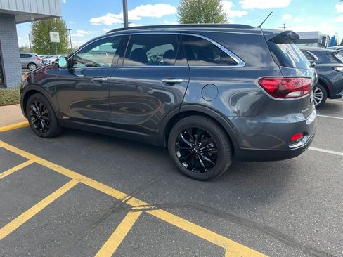 Used 2019 Kia Sorento S AWD/4WD image 2