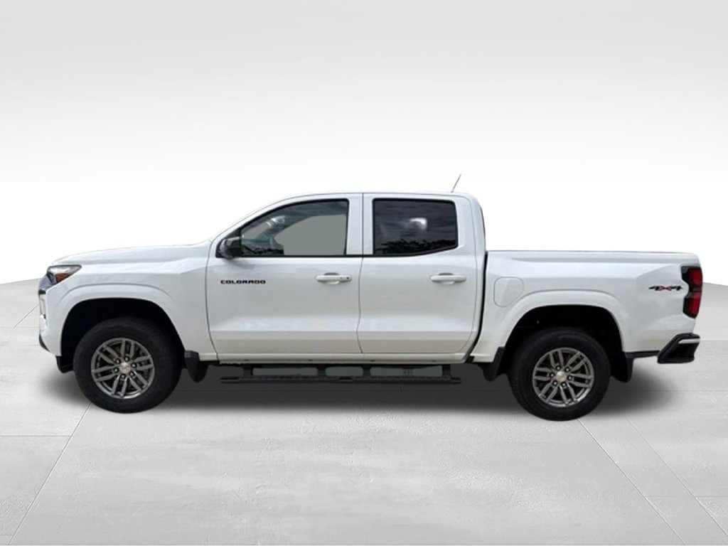 New 2026 Chevrolet Colorado LT w/ LT Convenience Package AWD/4WD image 2