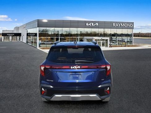 Used 2024 Kia Seltos EX AWD/4WD image 4