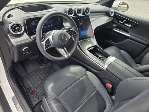 Used 2023 Mercedes-Benz GLC 300 4MATIC image 34