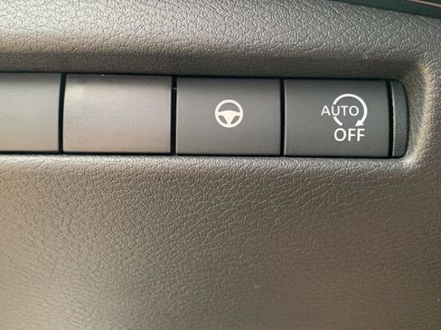 Used 2025 Nissan Kicks SR FWD image 13