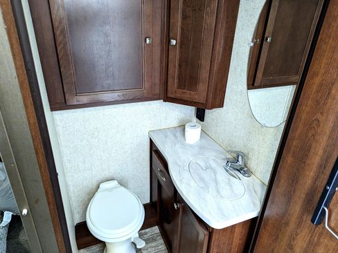 Used 2019 Chevrolet Express 4500 w/ RV Package image 80