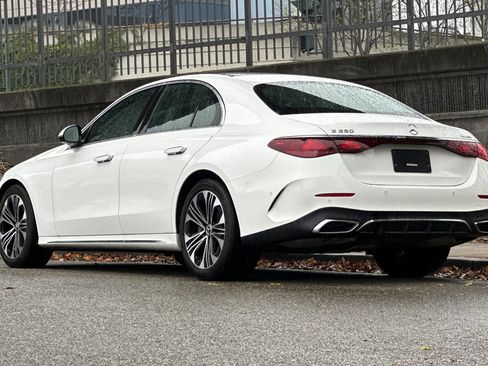 Used 2025 Mercedes-Benz E 350 4MATIC Sedan image 3