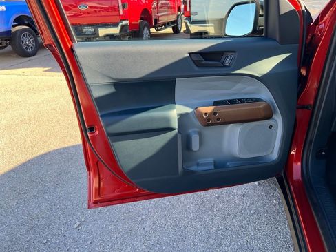 Used 2024 Ford Maverick Lariat w/ FX4 Off-Road Package image 11