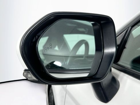 Used 2025 Toyota Camry SE FWD image 16