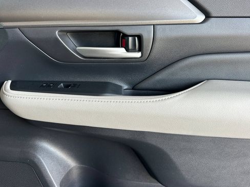Certified 2026 Toyota Grand Highlander AWD Hybrid image 22