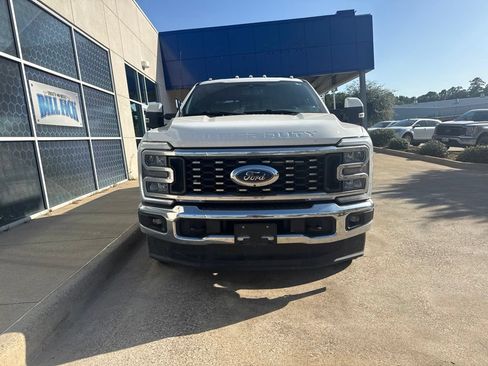 Used 2023 Ford F350 Lariat w/ FX4 Off-Road Package AWD/4WD image 3