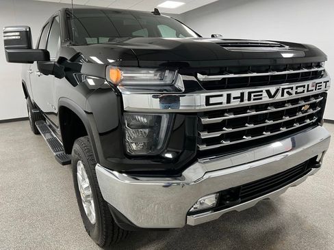 Used 2022 Chevrolet Silverado 3500 LTZ image 2