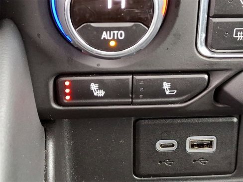 Used 2023 Chevrolet Tahoe LT w/ Luxury Package image 26