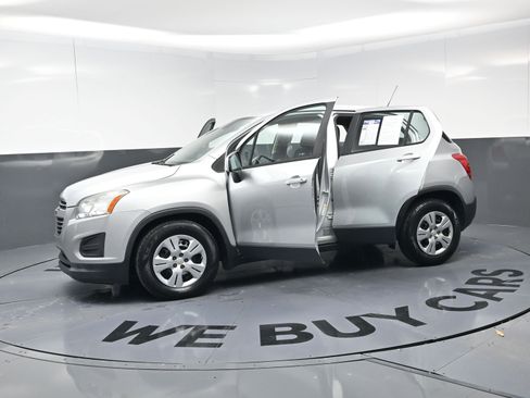 Used 2016 Chevrolet Trax LS image 20