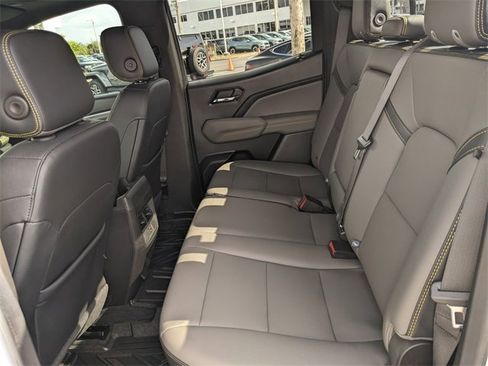 Used 2024 Chevrolet Colorado ZR2 w/ ZR2 Convenience Package III image 11