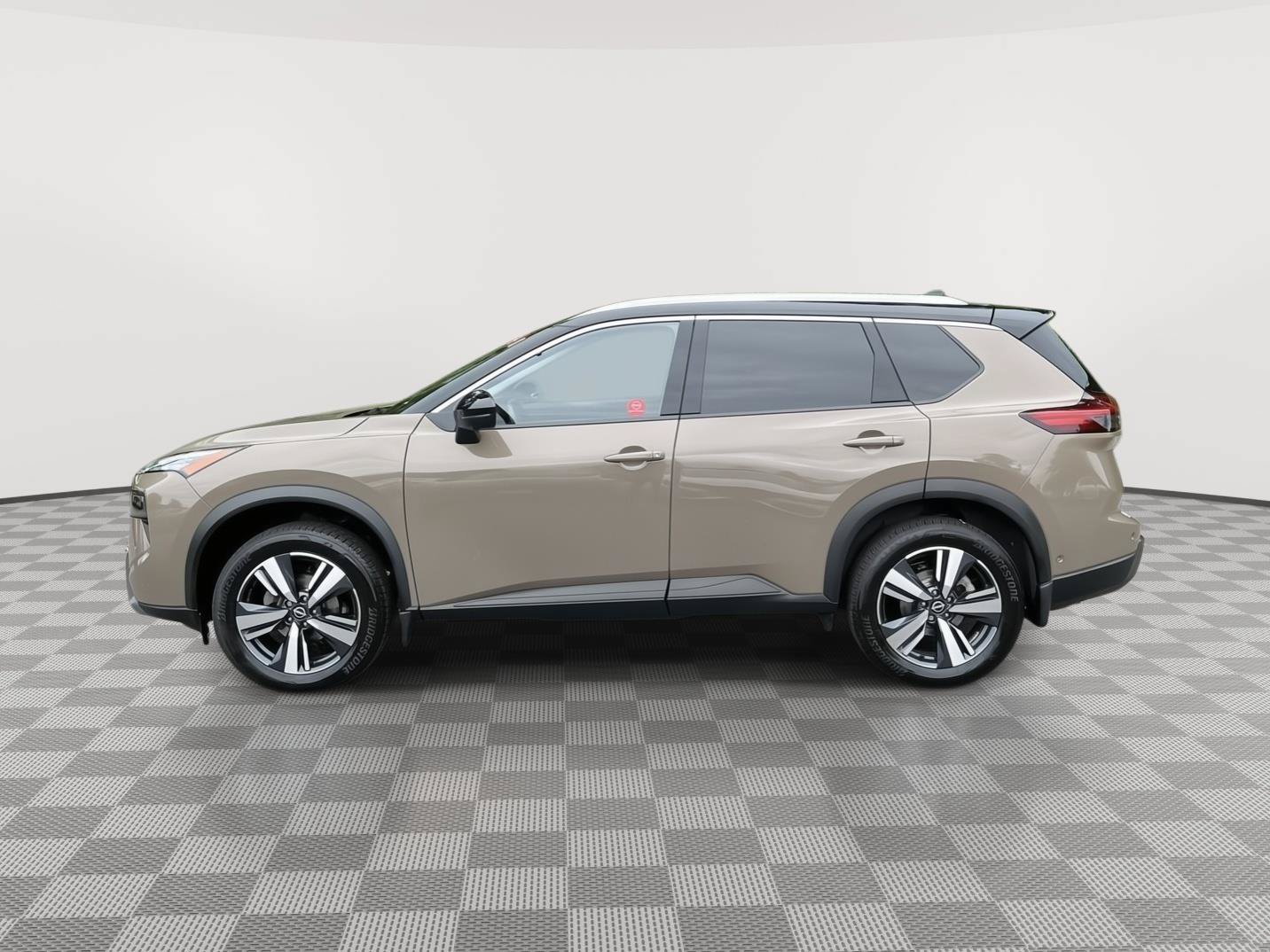 Certified 2024 Nissan Rogue SL w/ SL Premium Package AWD/4WD image 8