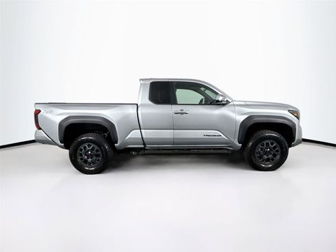 Used 2025 Toyota Tacoma PreRunner RWD image 10