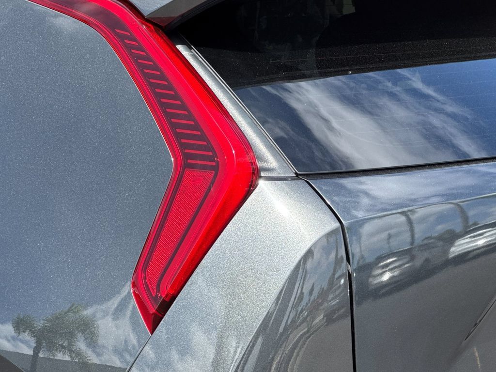 Used 2023 Kia Niro Wind w/ Wind Preserve Package FWD image 26