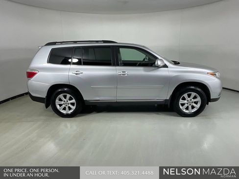 Used 2013 Toyota Highlander SE FWD image 5