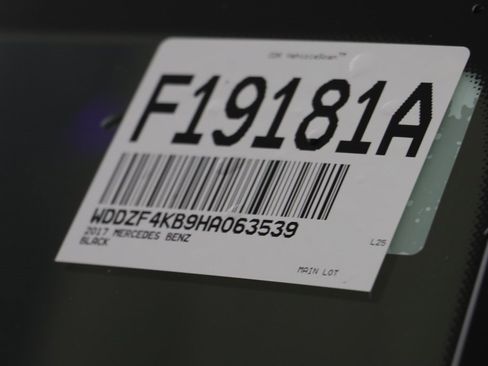 Used 2017 Mercedes-Benz E 300 4MATIC image 27