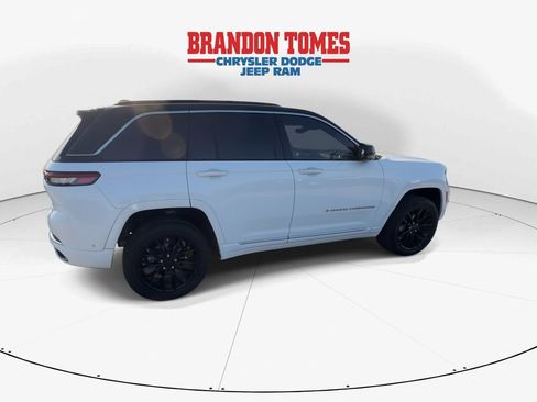 Certified 2024 Jeep Grand Cherokee Summit w/ Adv Protech Group IV AWD/4WD image 9