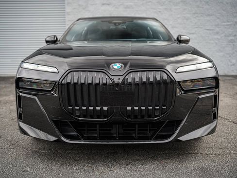 Used 2023 BMW 760i xDrive 760i xDrive w/ Executive Package image 5