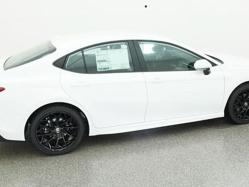 New 2026 Toyota Camry SE FWD image 10