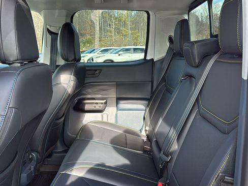 Used 2025 Ford Maverick Lobo image 27