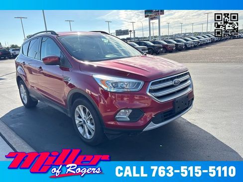 Used 2017 Ford Escape SE w/ Equipment Group 201A AWD/4WD image 1