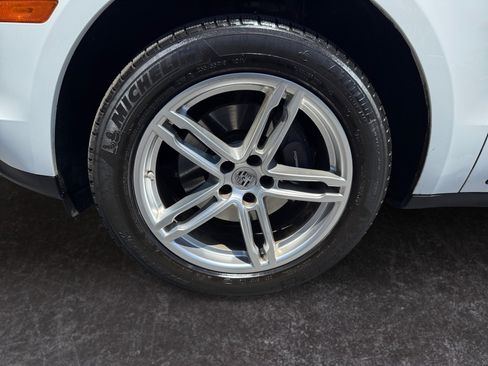 Used 2020 Porsche Macan AWD/4WD image 14