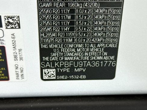 New 2026 Land Rover Range Rover Long Wheelbase SE AWD/4WD image 35