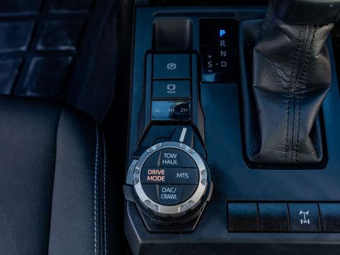 Used 2024 Toyota Tacoma TRD Off-Road image 26