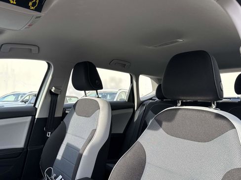 New 2026 Volkswagen Taos S image 15