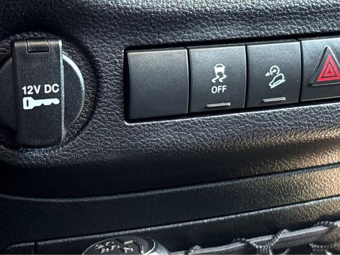 Used 2016 Jeep Wrangler Sport w/ Connectivity Group AWD/4WD image 24