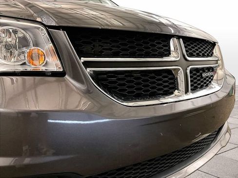 Used 2017 Dodge Grand Caravan SE w/ Power Window Group FWD image 31