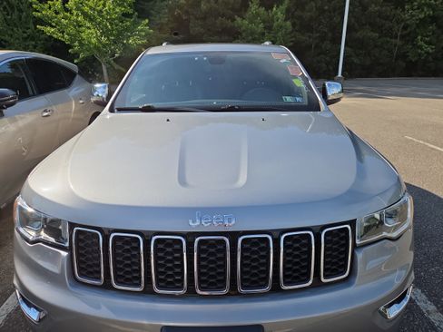 Used 2021 Jeep Grand Cherokee Limited AWD/4WD image 9