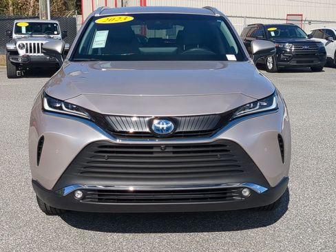 Used 2023 Toyota Venza LE image 17